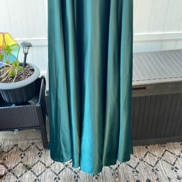 B.Darlin - Juniors' Pleated-Bodice High-Slit Evening Gown - Hunter Green  7/8 - Picture 8 of 17